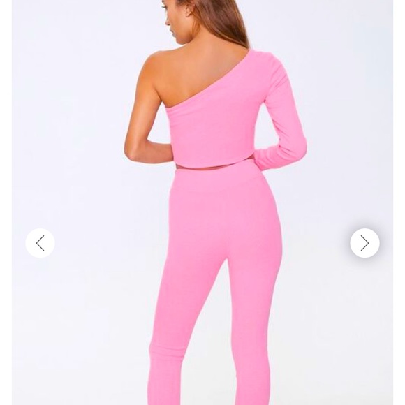 Pink Outfit - Picture 4 of 6